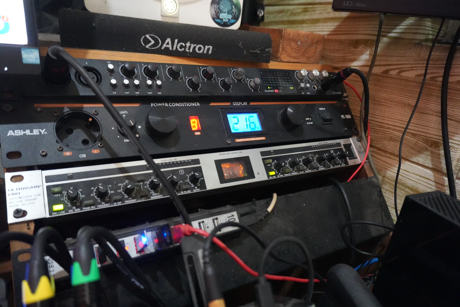 Behringer Mic 2200